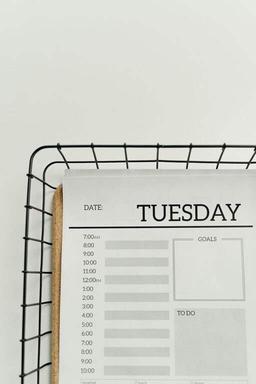 Simple Cleaning Schedule to Keep Your Home Tidy All Week